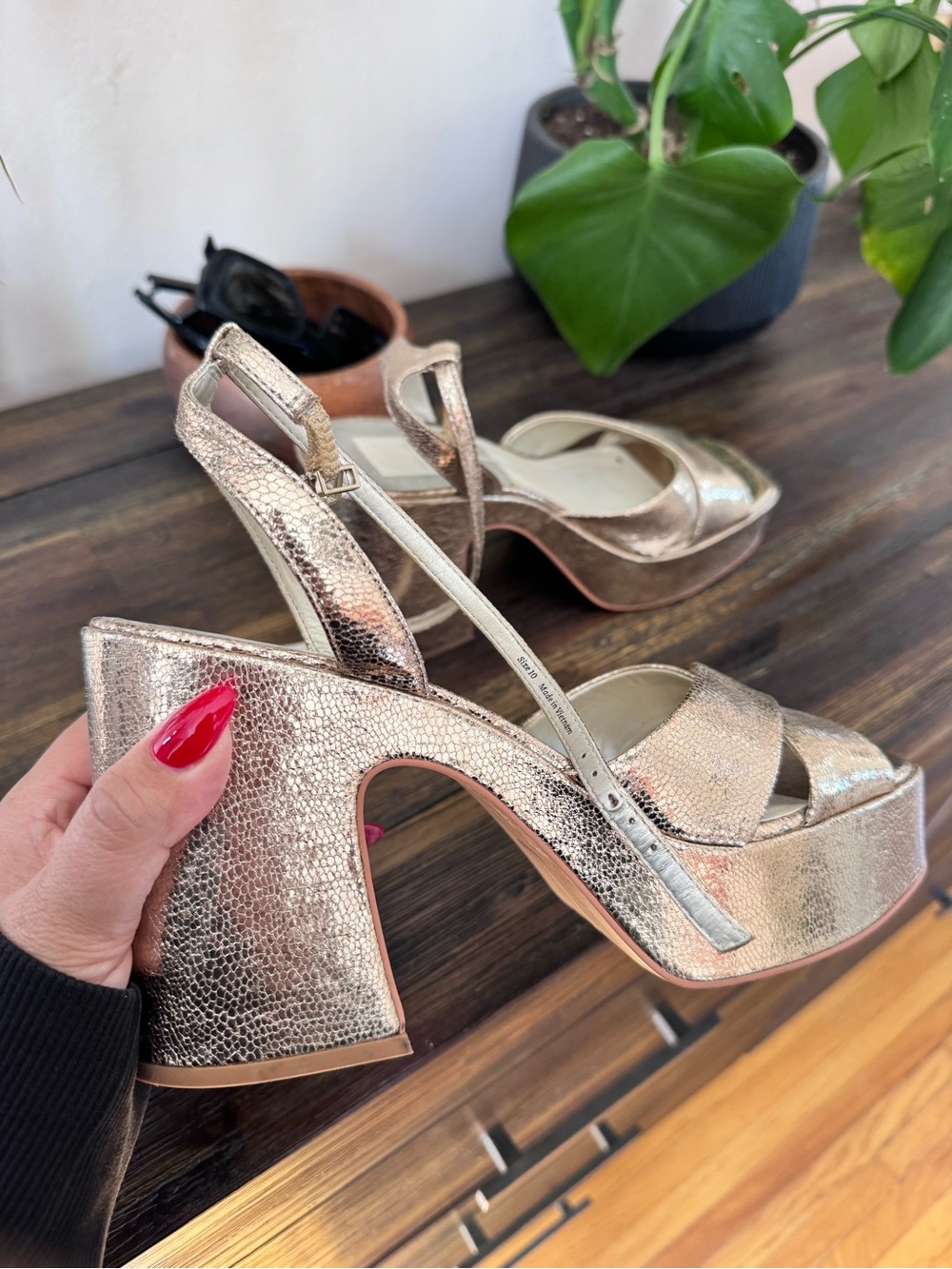 WMNS 10 Dolce Vita Metallic Gold Platform Sandals with Block Heel